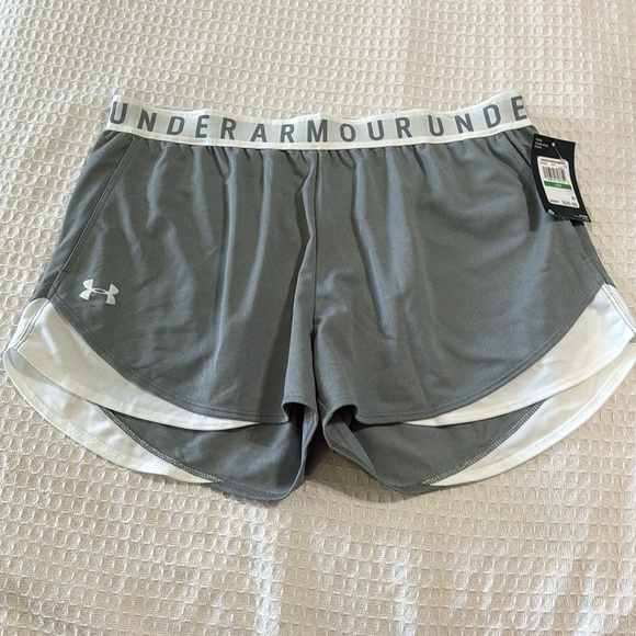 Under Armour Pants - Under Armour NWT Pull-on Shorts
